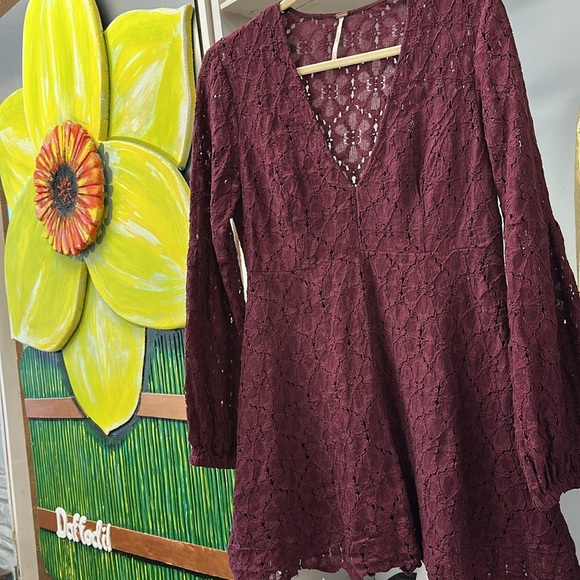 Free People Maroon Lace Long Sleeve Mini Dress Size 4 - Picture 6 of 8